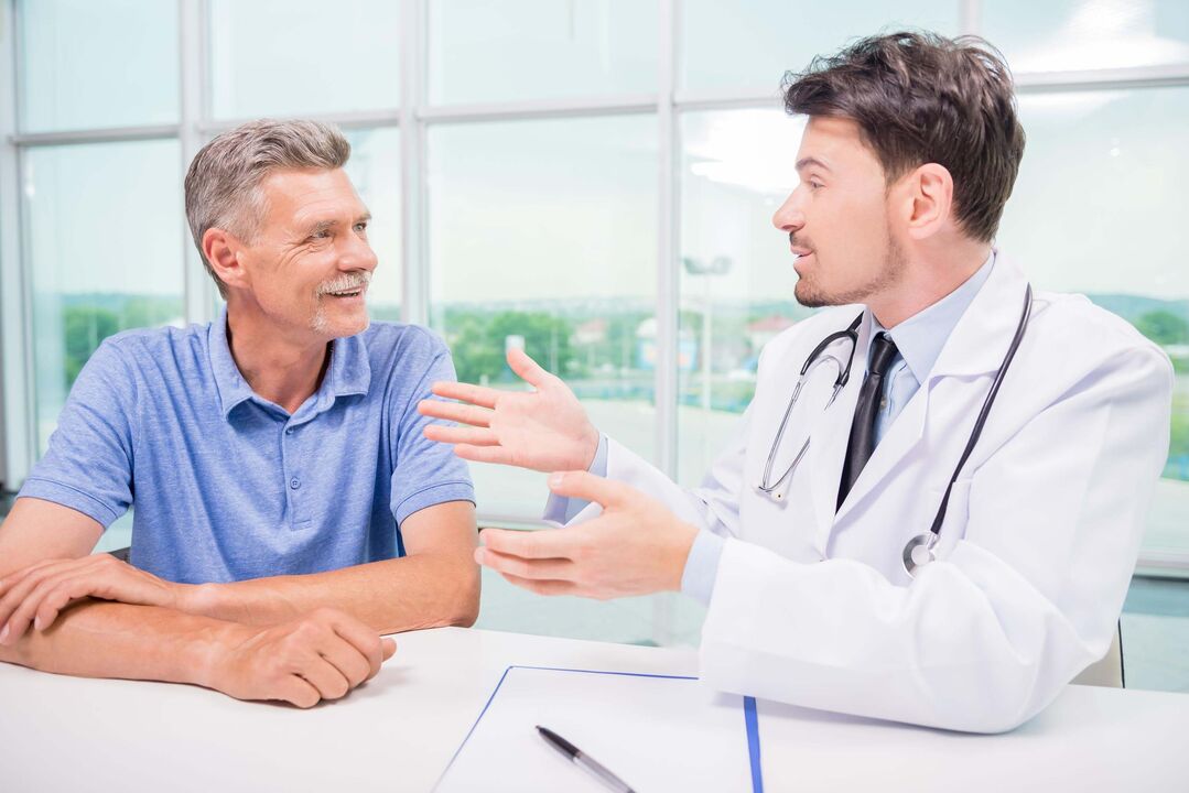 Prostatitis-Patient bei einem Facharzttermin